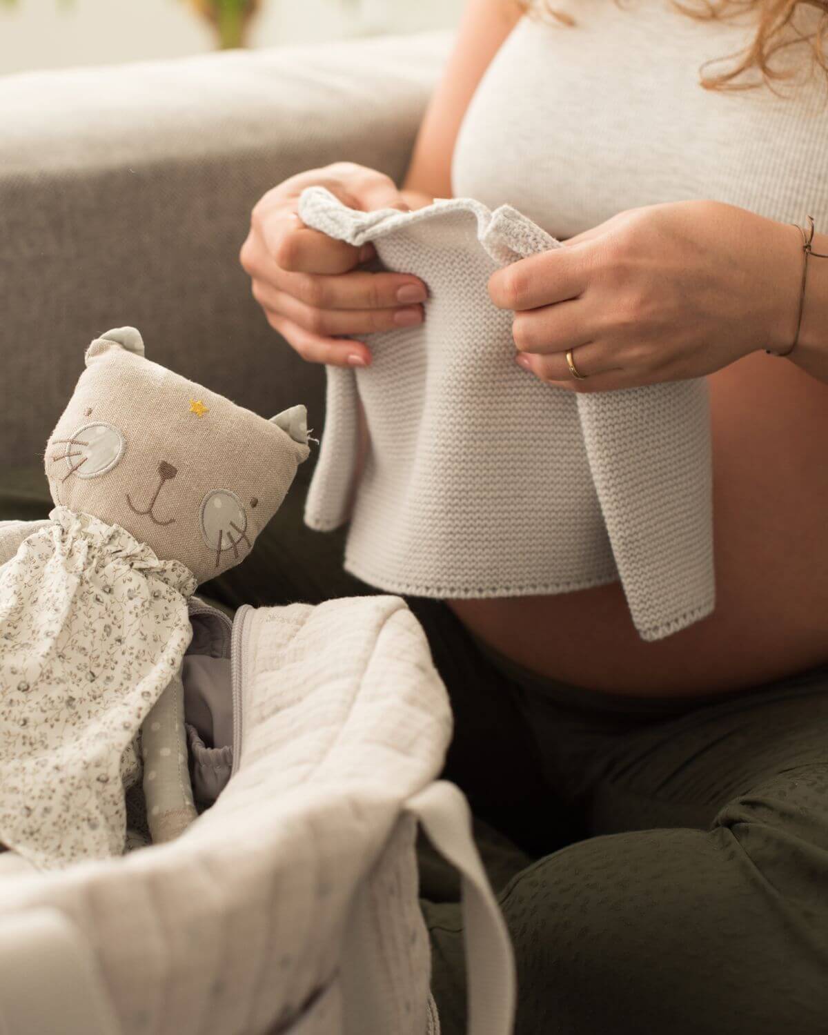 Packing Your Hospital Bag: The Must-Have Items for Labor & Delivery - Brown  Eyed Girl Photography